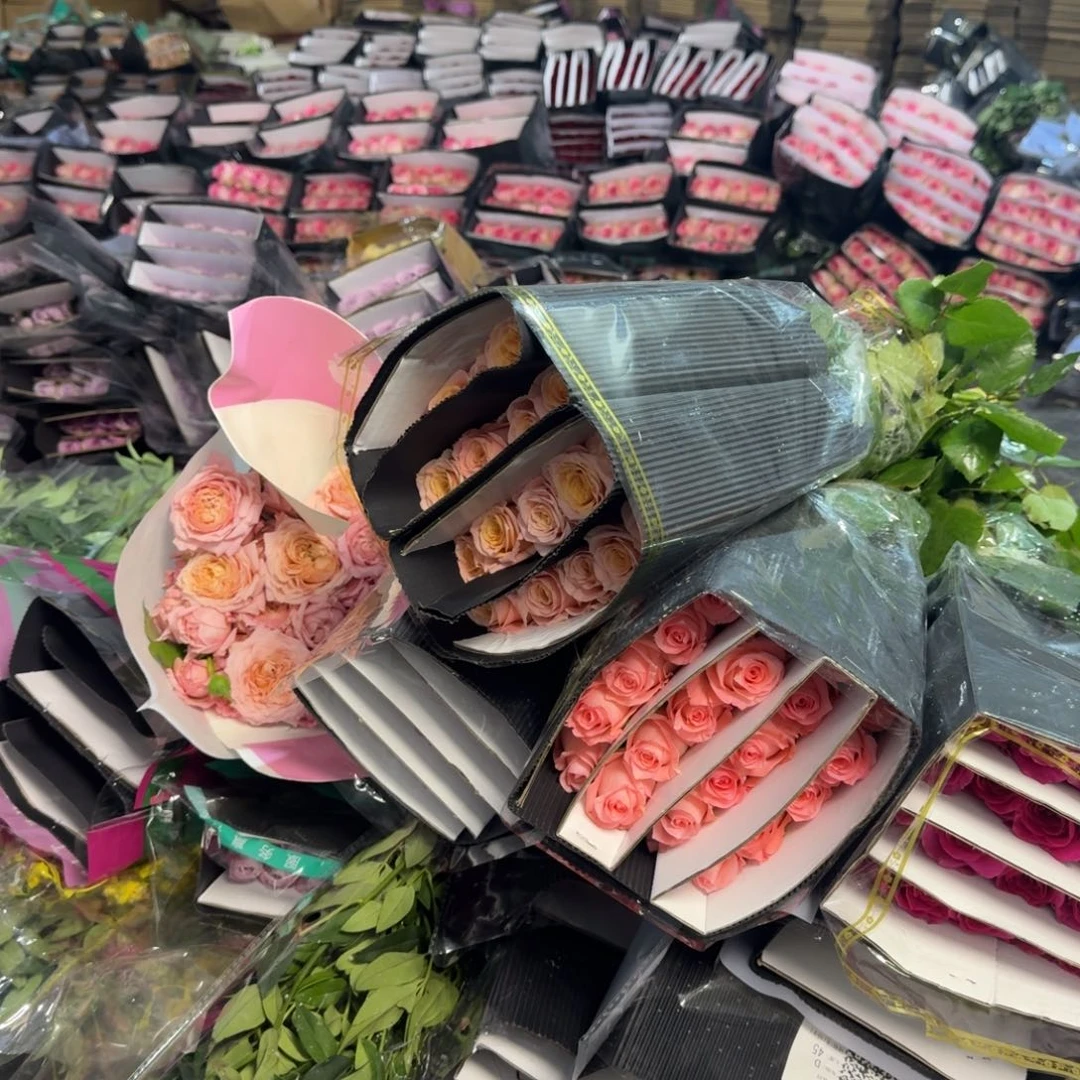 完全开放盲盒3扎单头玫瑰