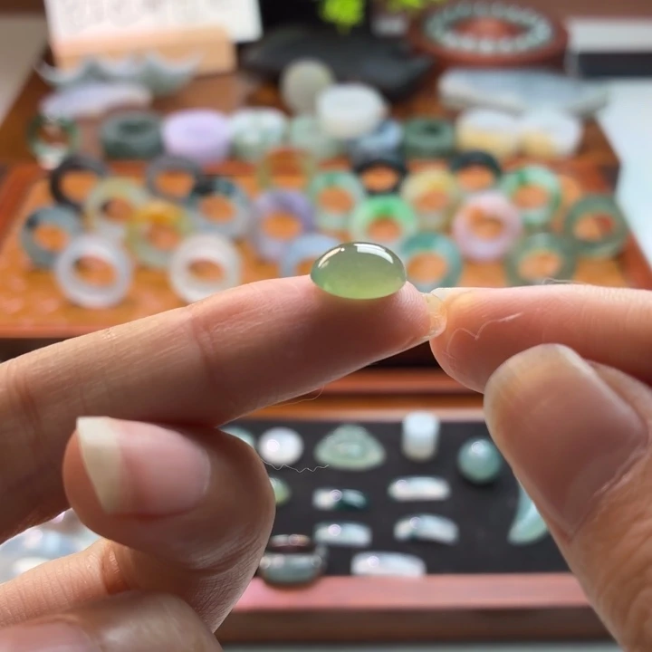 定制翡翠未镶嵌青提蛋面