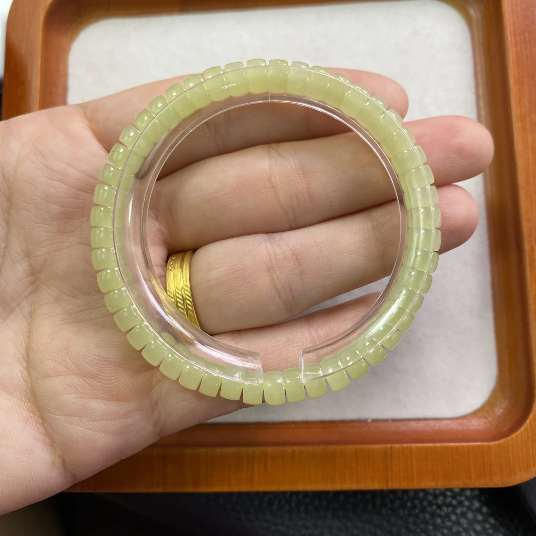 精致百搭和田玉新疆若羌黄口鸡油黄药片珠手串约6mm