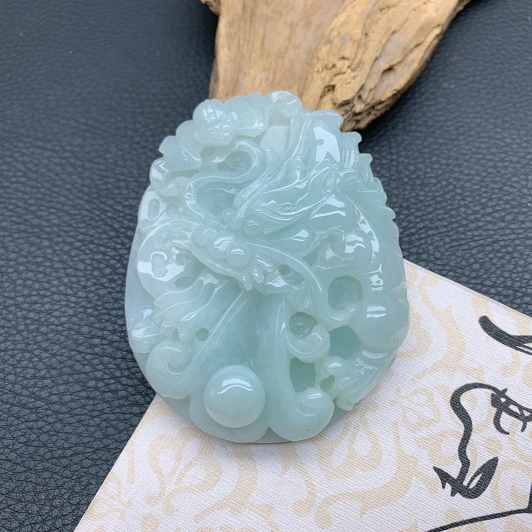 131~天然翡翠A货冰透大件生意兴龙精雕吊坠气质高贵精美龙牌挂件