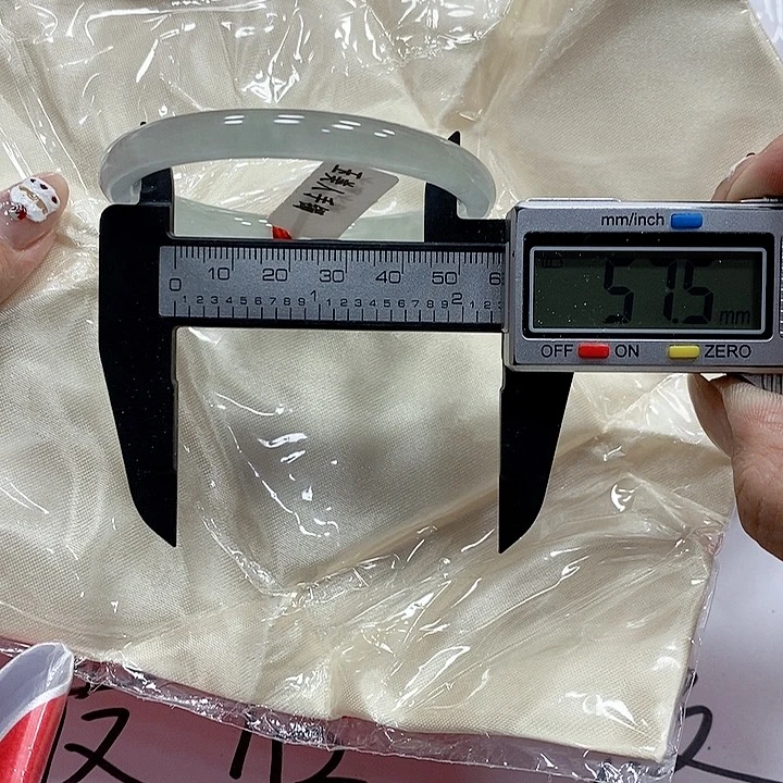 翡翠手镯未镶嵌242