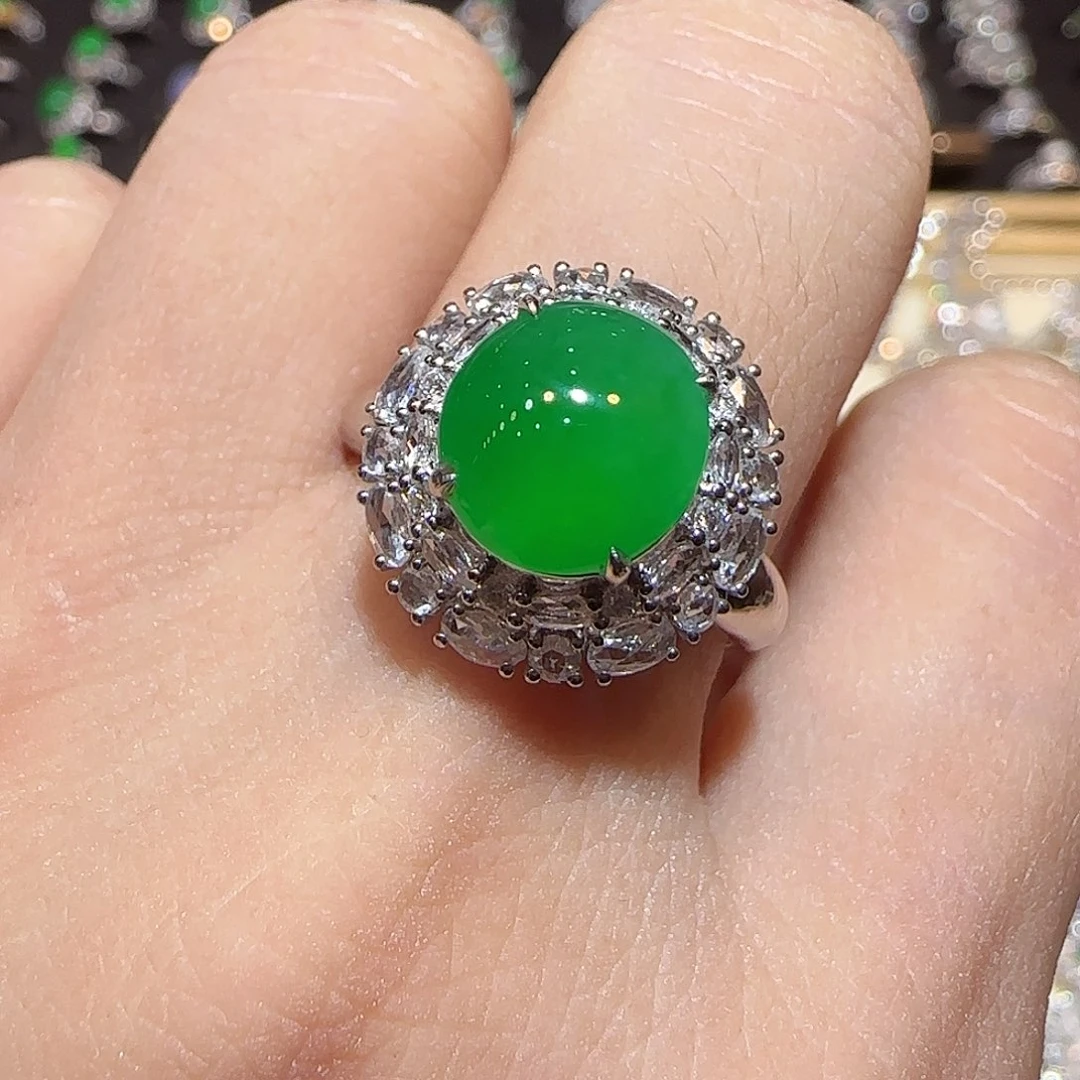 翡翠18K金镶嵌戒指蛋面