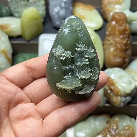 颈饰未镶嵌和田玉