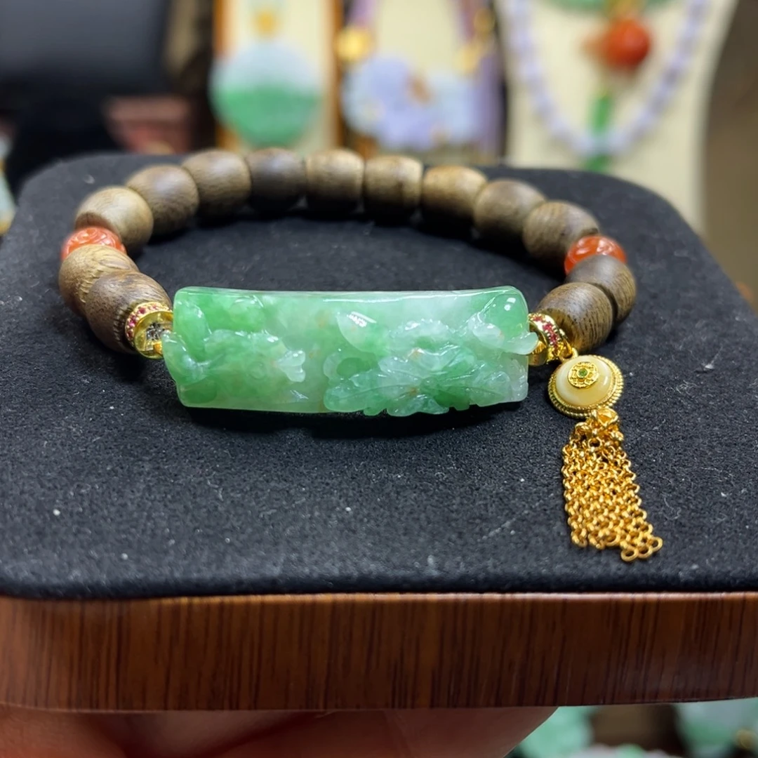 翡翠未镶嵌颈饰天然翡翠手牌