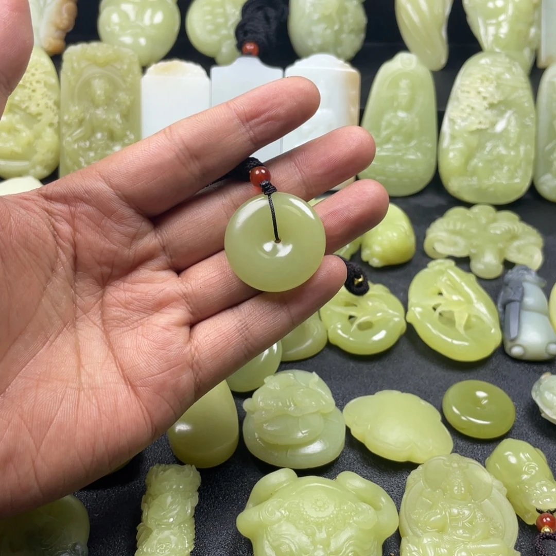 和田玉（黄玉）未镶嵌颈饰