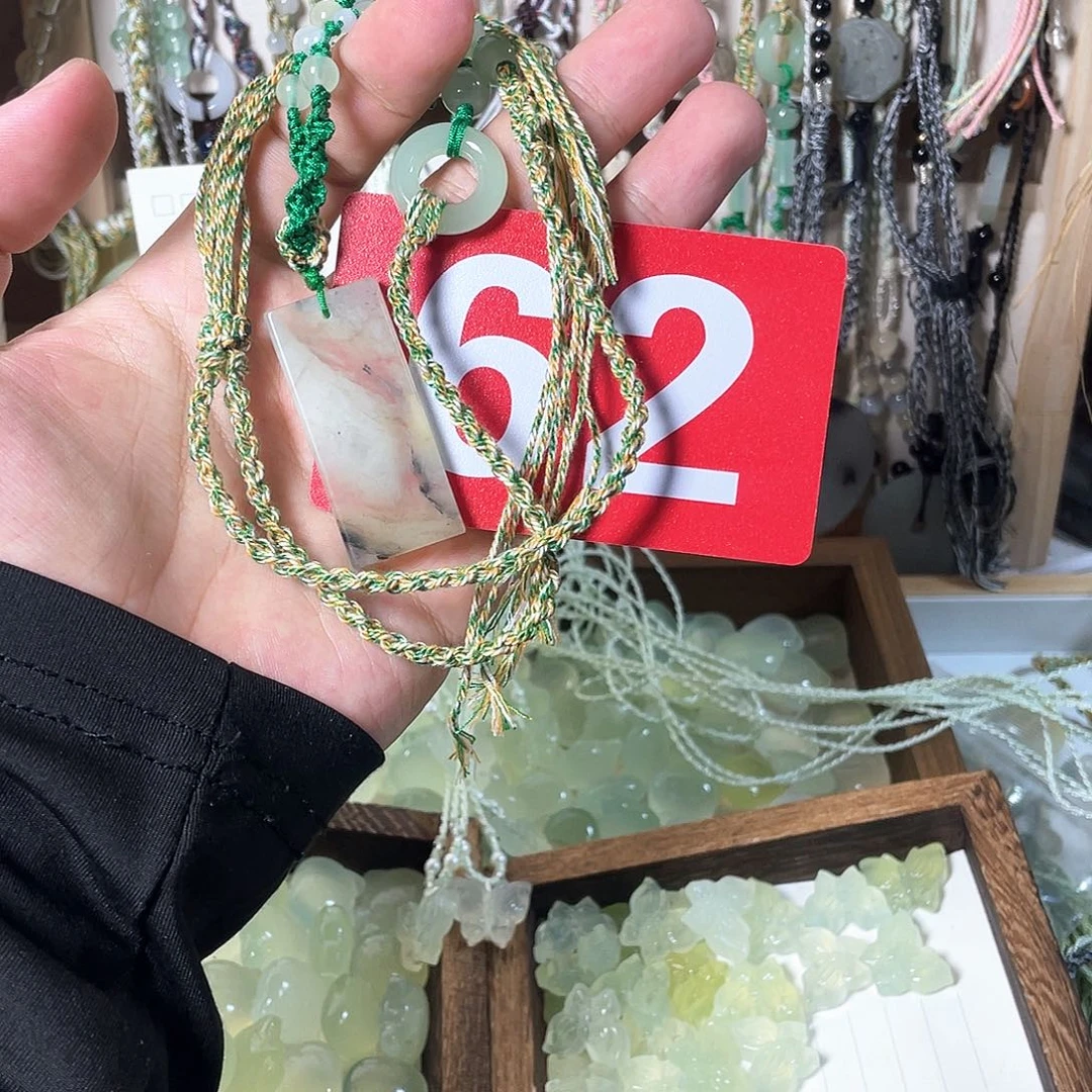 蛇纹石玉合金颈饰