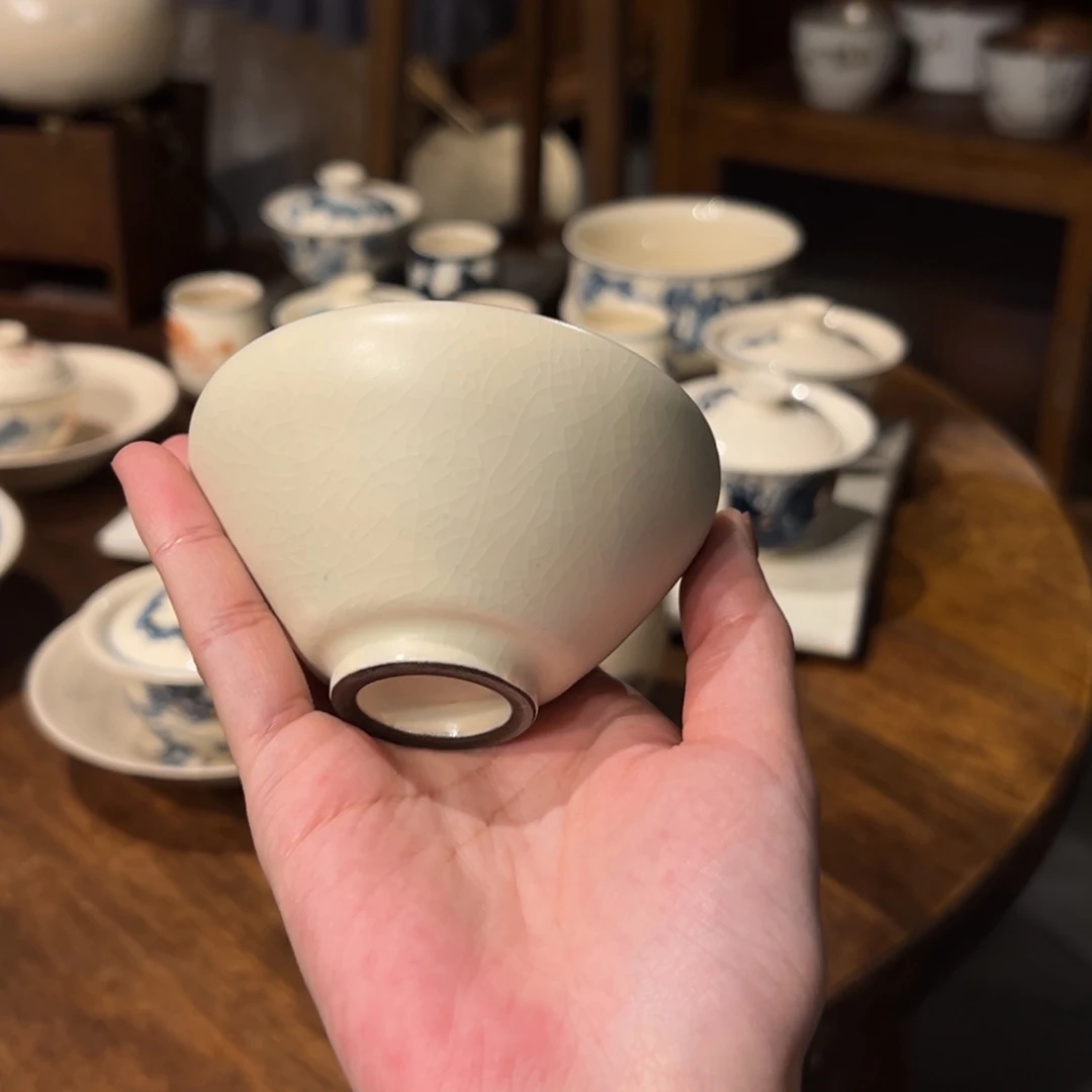 摆件陶瓷。      陶瓷。