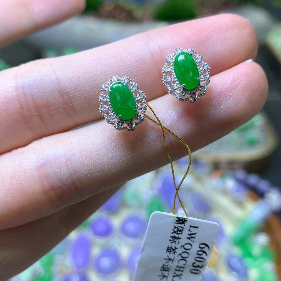 【闪购商品】翡翠颈饰18K金镶嵌翡翠吊坠项链