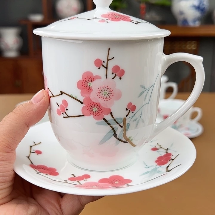 高白瓷 红梅二号杯 瑕