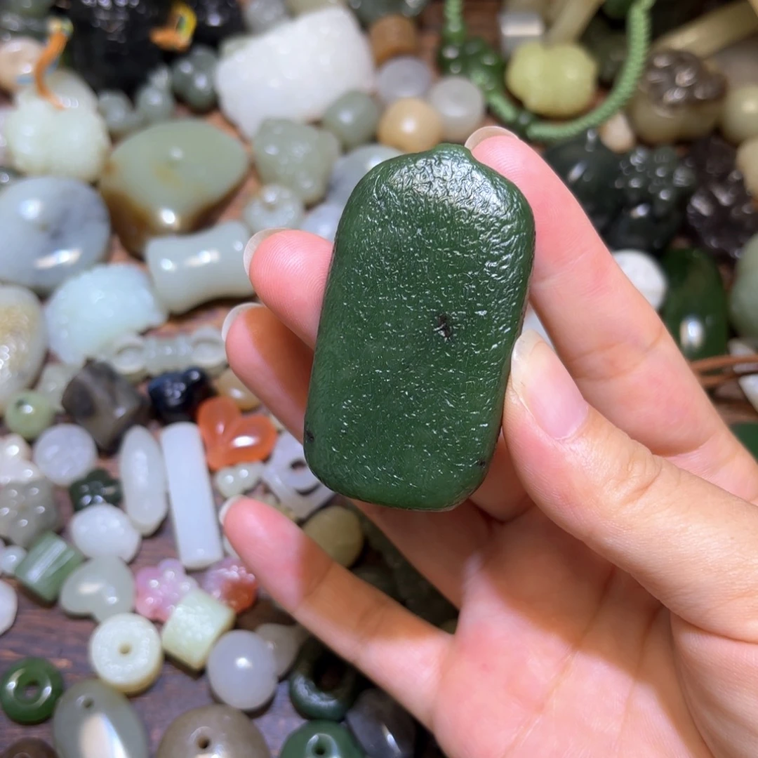 和田玉未镶嵌珠宝半成品