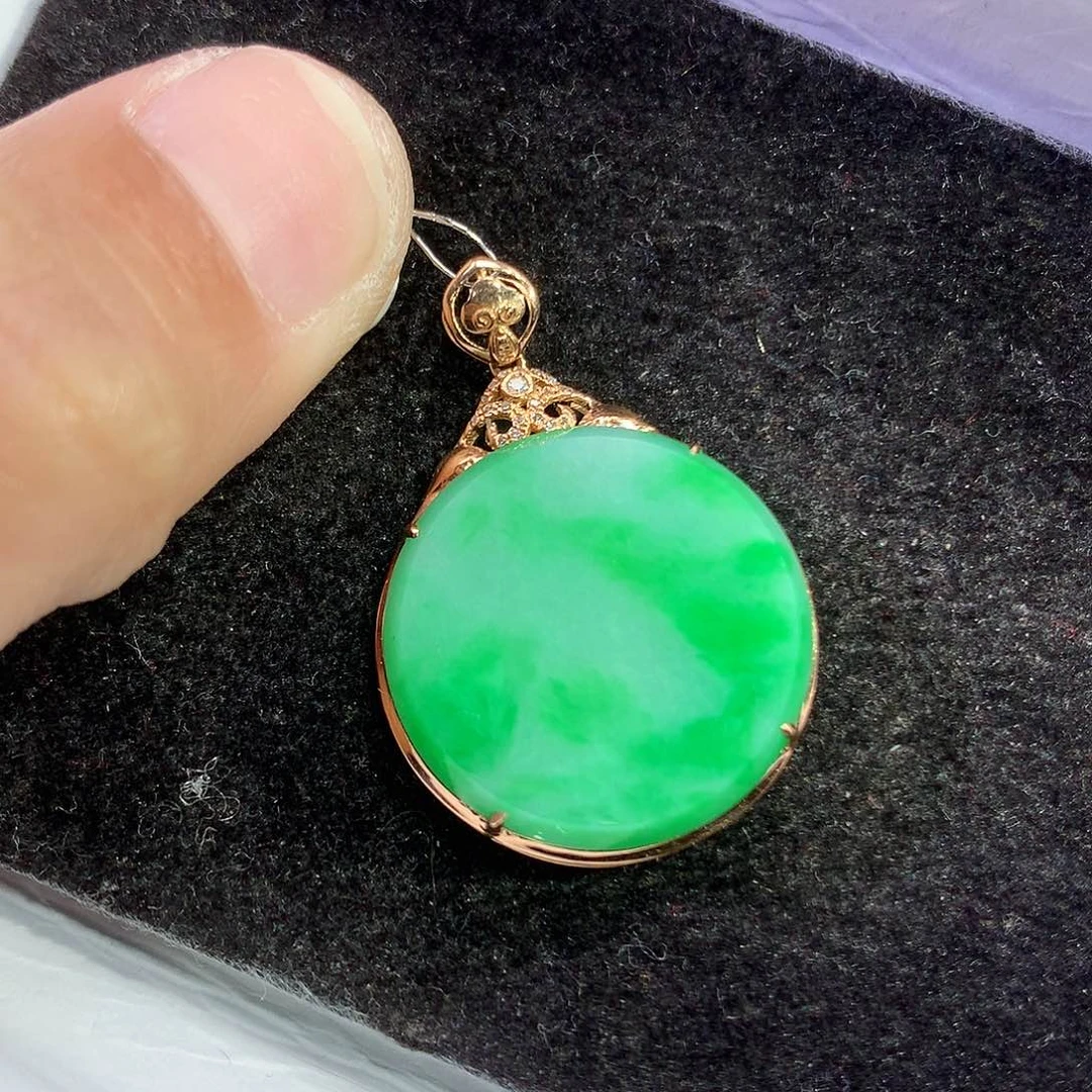 翡翠吊坠(赠链)18K金镶嵌