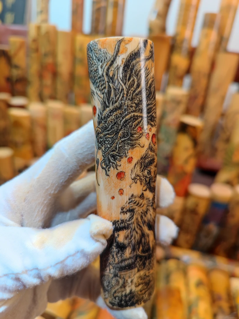 叮当猫山海经神龙针刺作品手把件