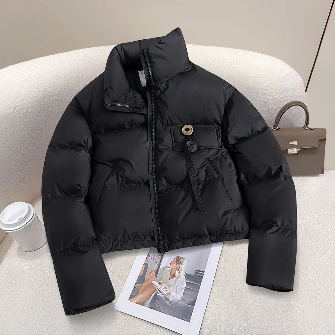 她池2025冬季新款女装简约通勤短款落肩袖立领羽绒服T53B3005Y