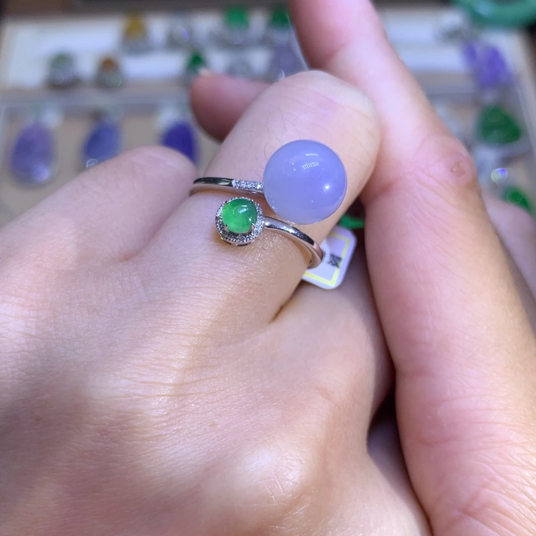 翡翠18K金镶嵌颈饰翡翠