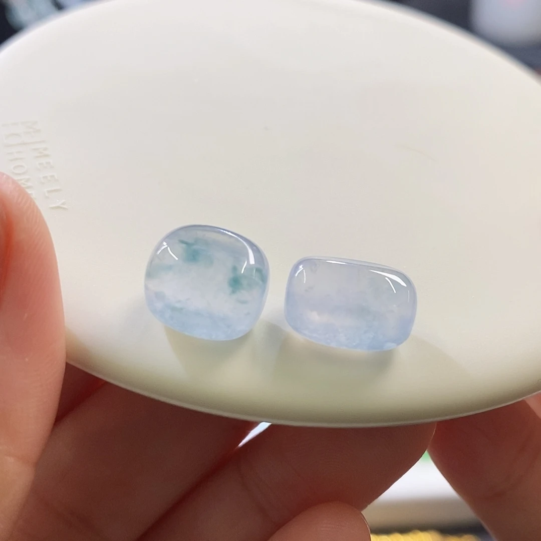 未镶嵌挂件翡翠一对随行