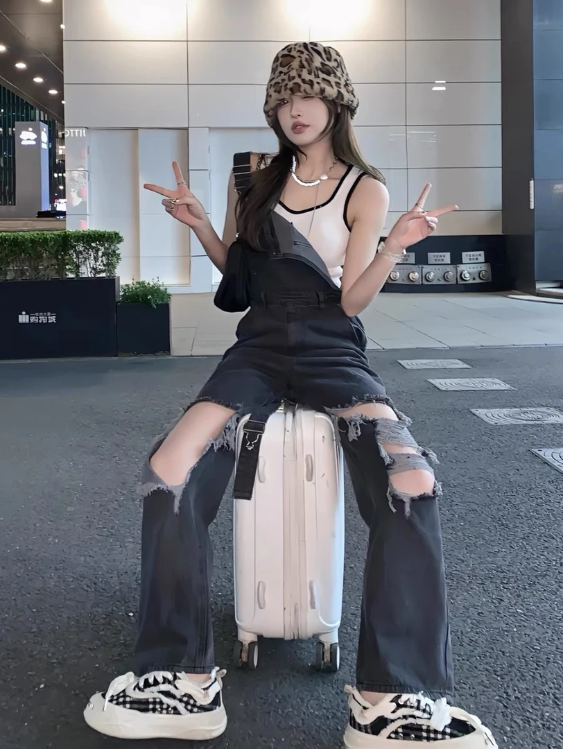 破洞牛仔背带裤女夏季薄款网红炸街设计感辣妹风高腰宽松阔腿长裤