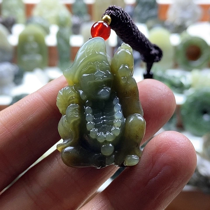 和田玉颈饰未镶嵌