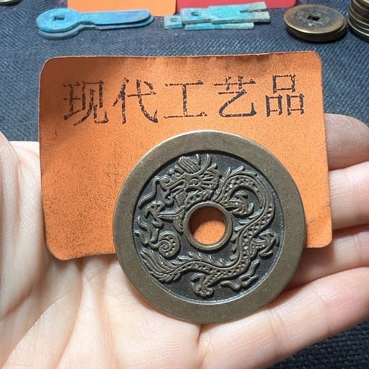 铜追*者花钱现代工艺品