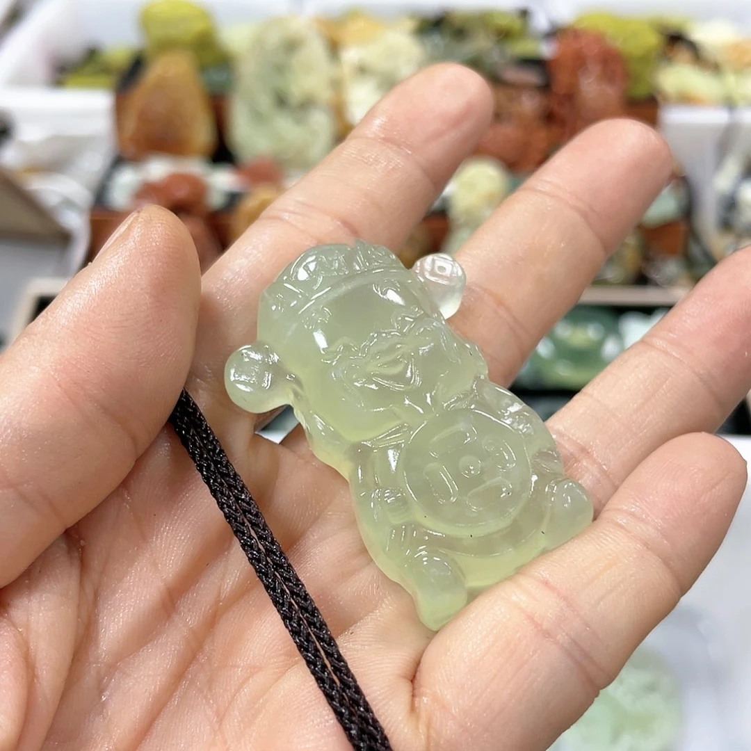 蛇纹石玉颈饰合金