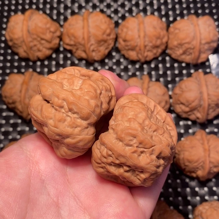 老***虎文玩核桃把件蛤蟆