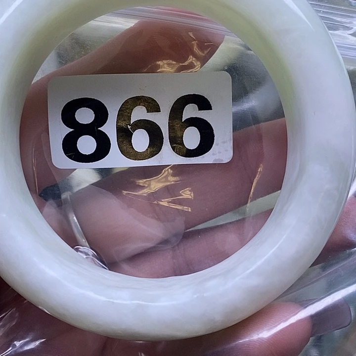 后***妈蛇纹石玉未镶嵌手镯