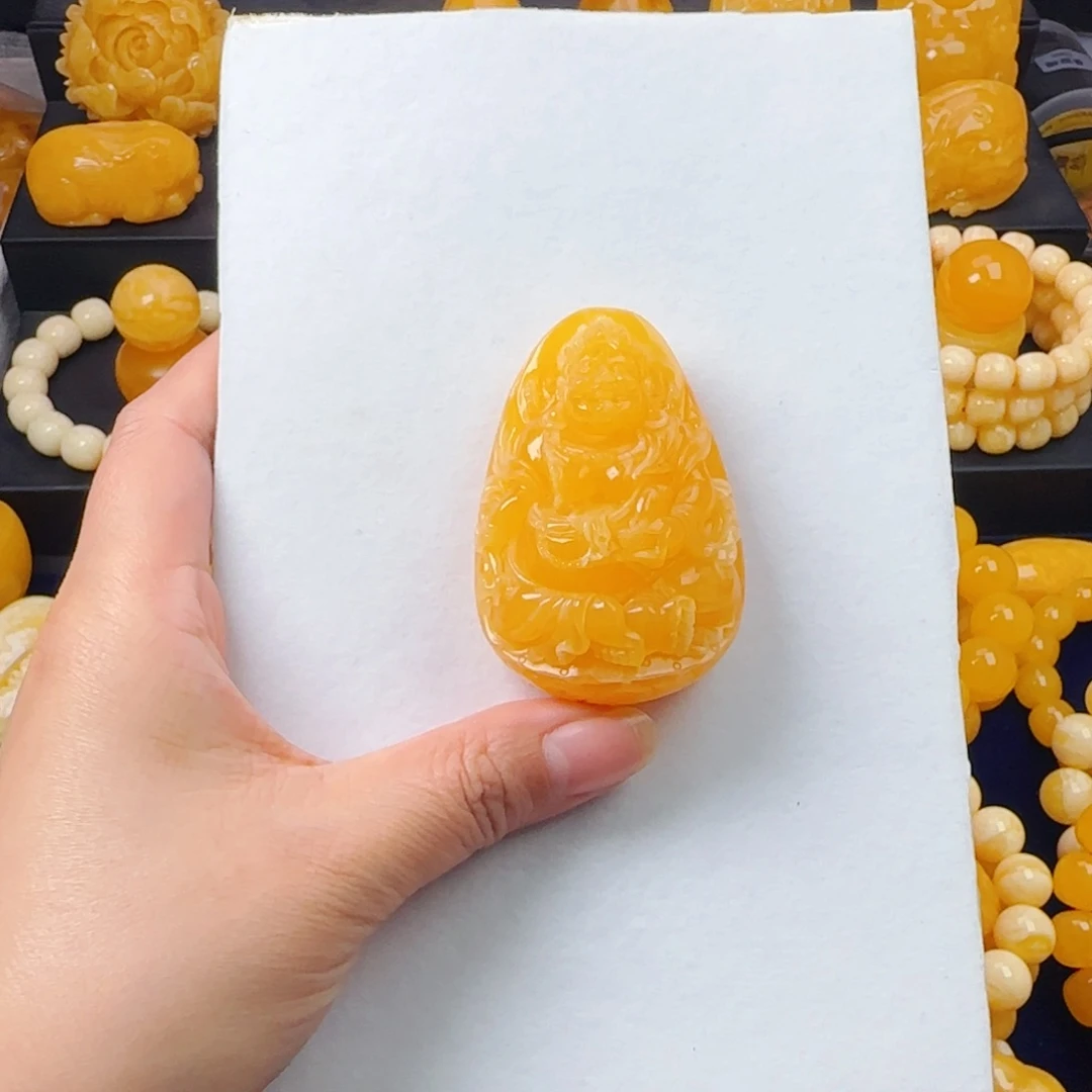 蜜蜡未镶嵌颈饰黄财神吊坠