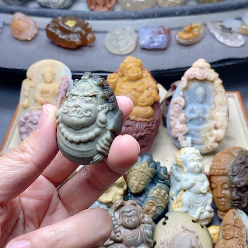 【闪购商品】定制石英质玉吊坠未镶嵌