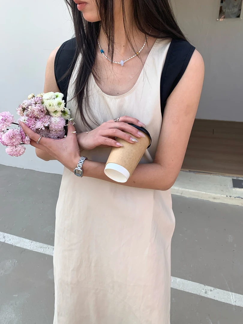 【改版】韩系PU皮背心连衣裙女2025 U领显瘦中长款吊带裙H1FA510177