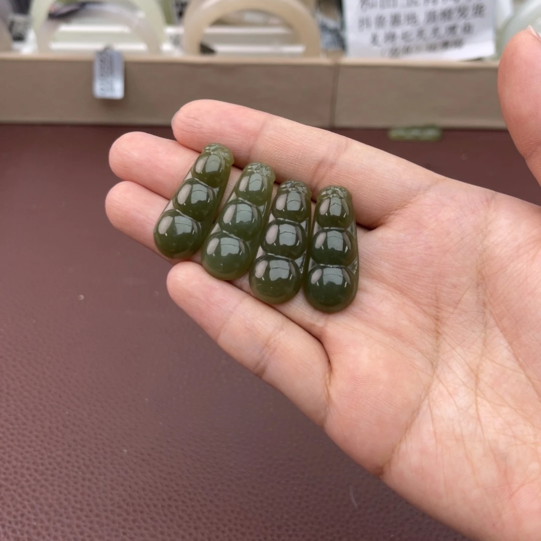 和田玉手镯未镶嵌多样性发货 拍一发一