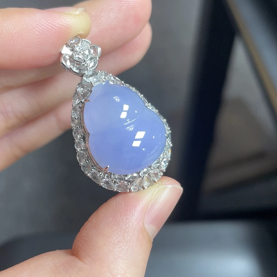 翡翠18K金镶嵌颈饰冰紫葫芦