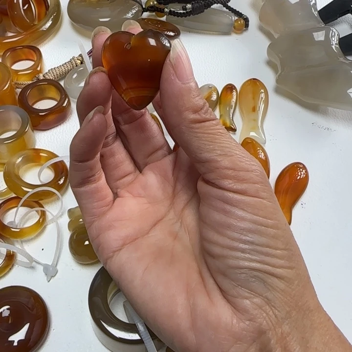 关***心玛瑙/玉髓未镶嵌颈饰