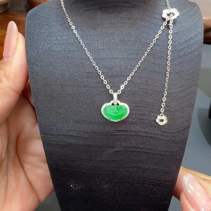 翡翠颈饰18K金镶嵌如意L