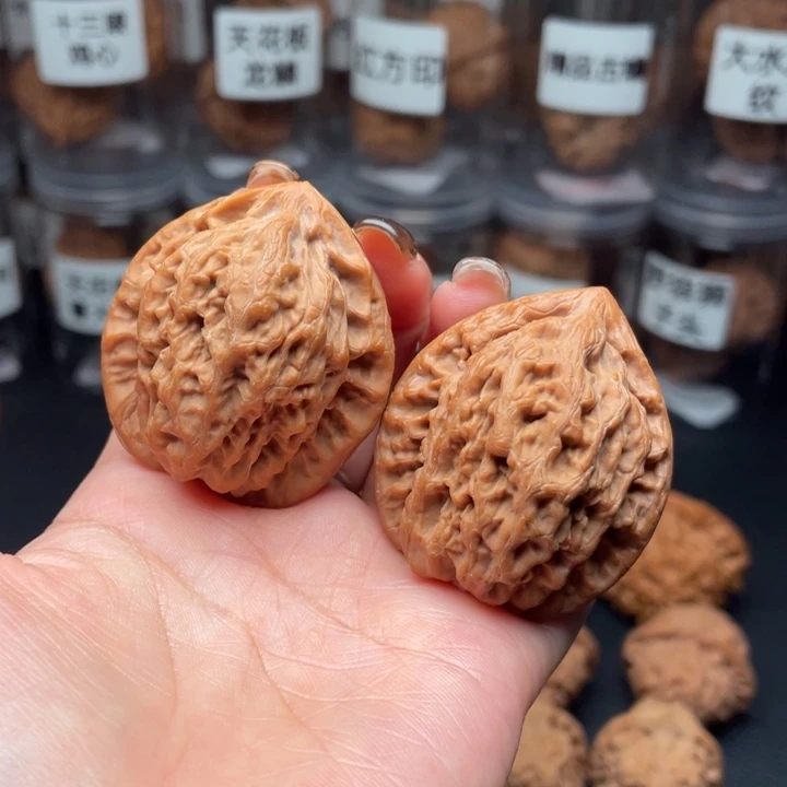 文玩核桃吊坠金公子40