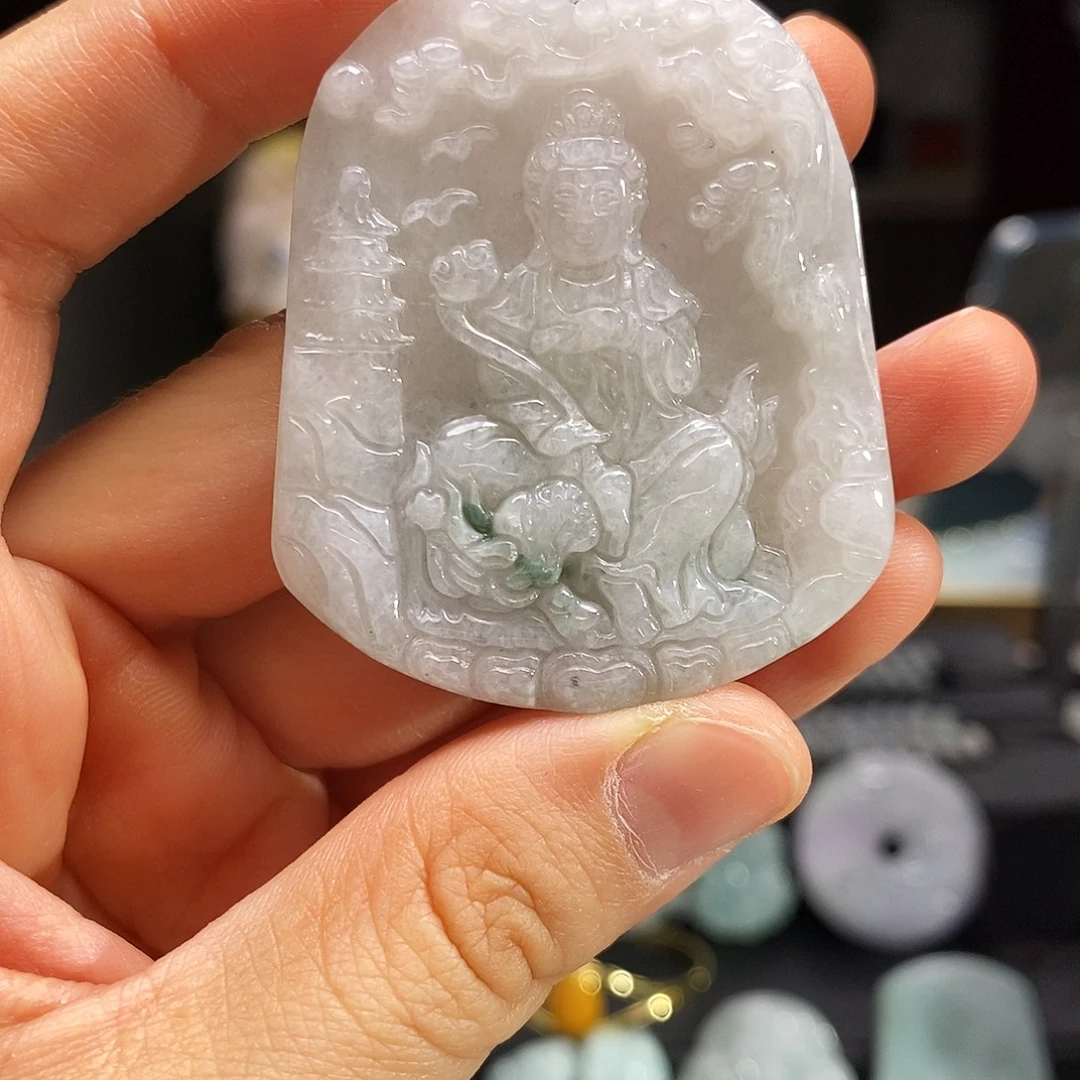 翡翠未镶嵌颈饰文殊