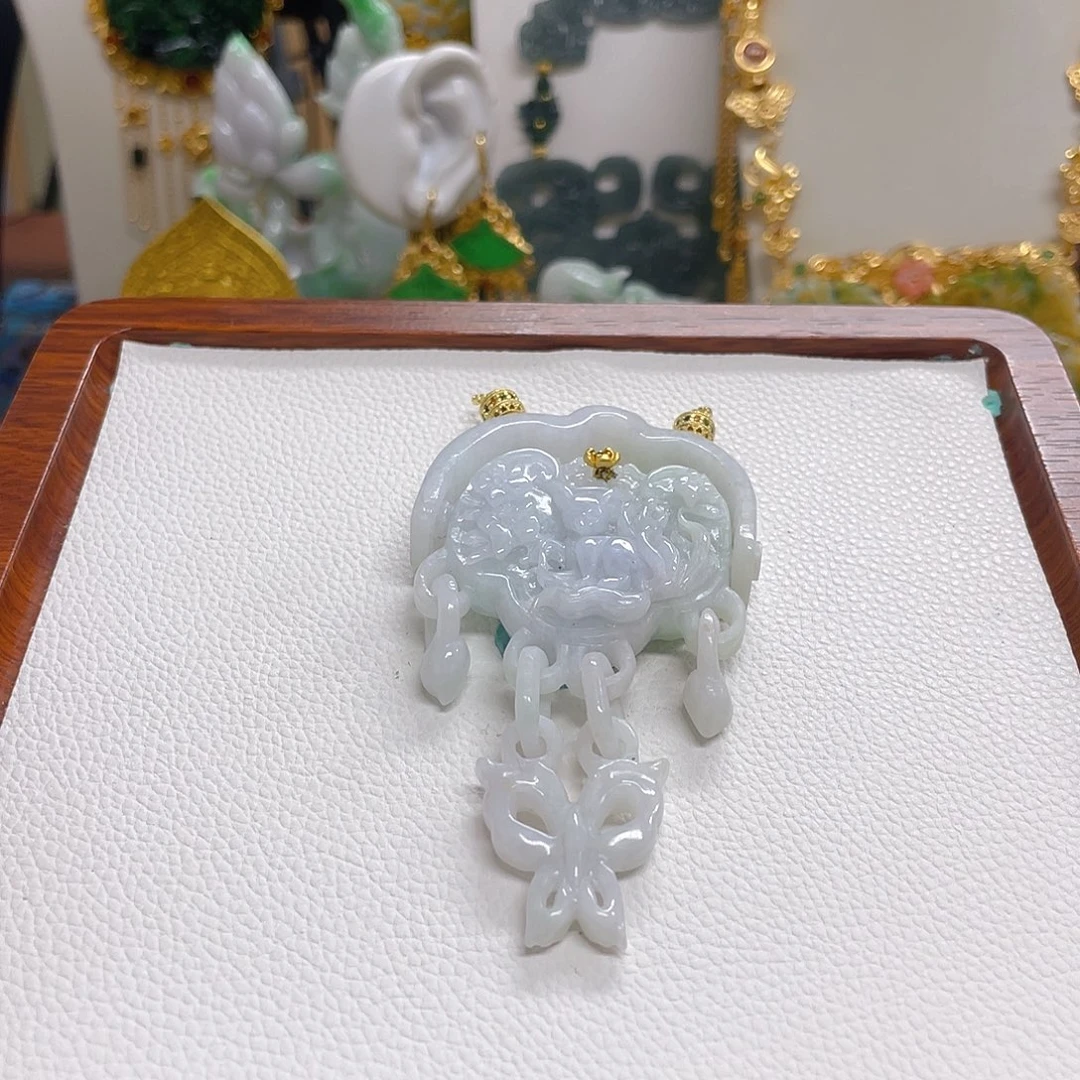 翡翠未镶嵌颈饰吊坠