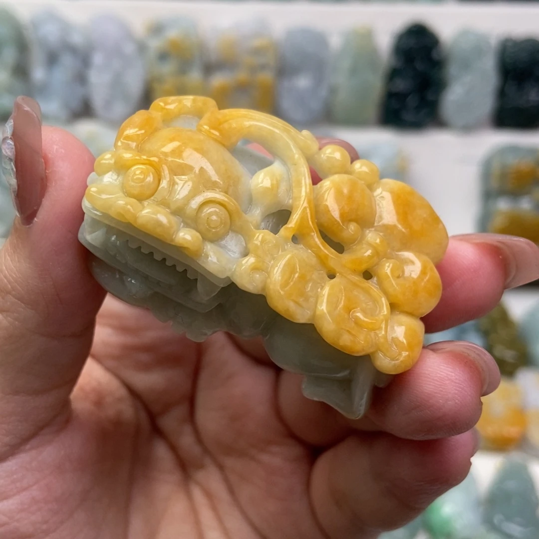 翡翠吊坠(赠链)未镶嵌