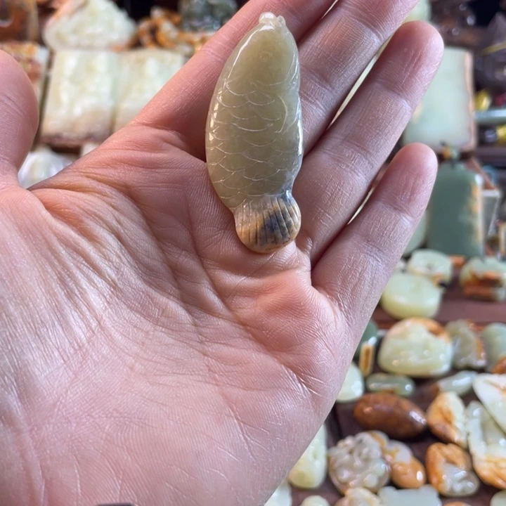 岫岩河磨玉（透闪石质玉）未镶嵌颈饰