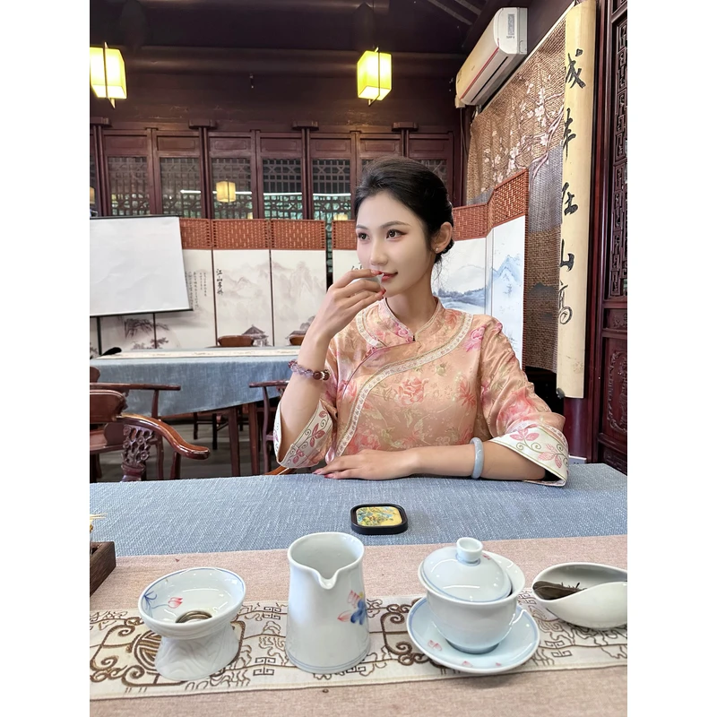 2297-常熟新中式秋季新款格格长袖短款连衣裙刺绣提花国风