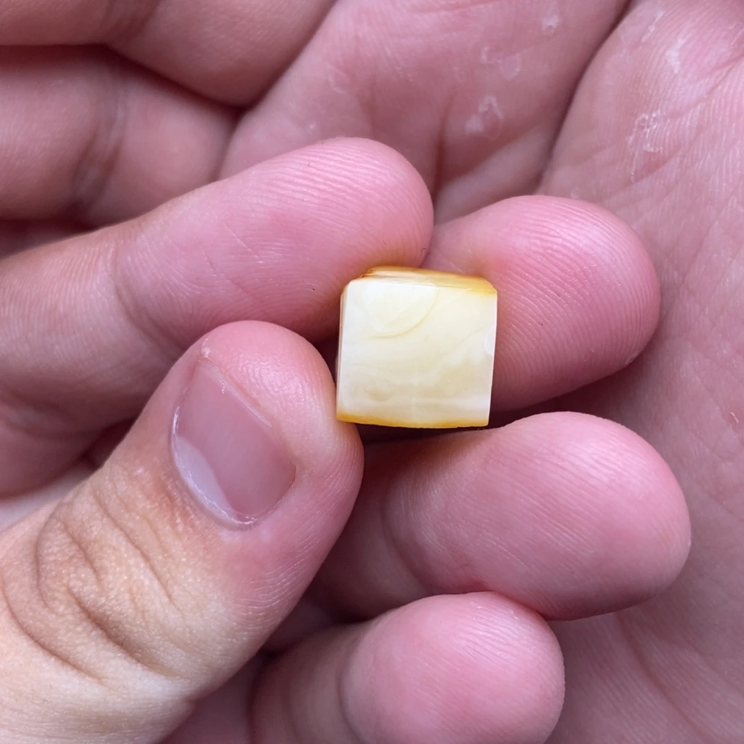 定制琥珀未镶嵌定制