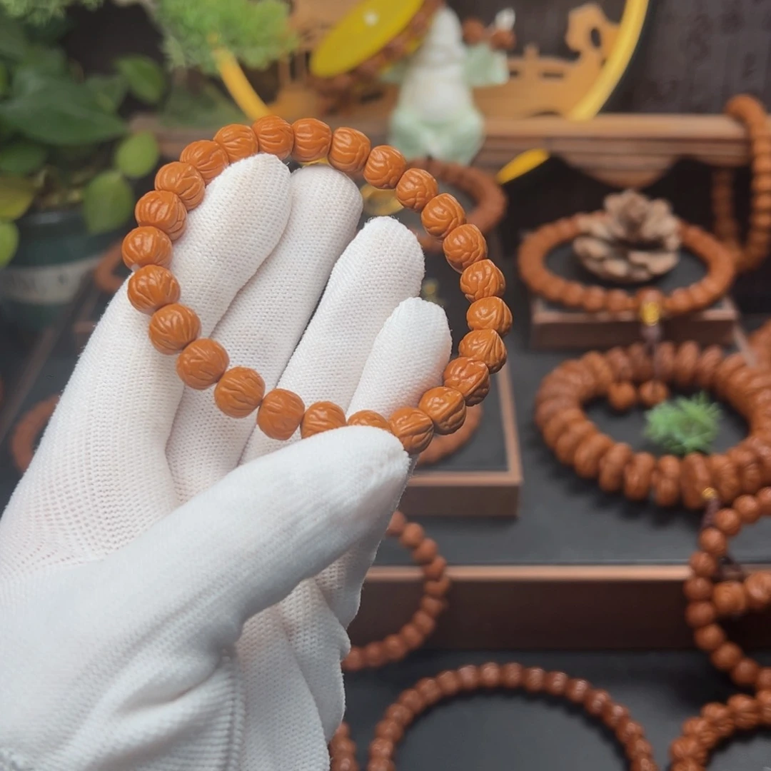 吊坠桃核五*星0.9顶货金玉龙手串