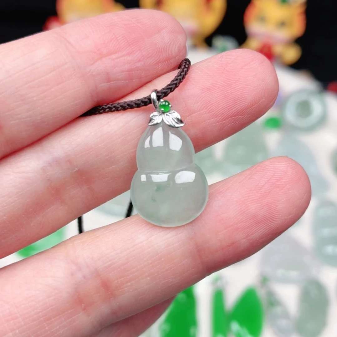 颈饰18K金镶嵌翡翠缅甸天然A货翡翠