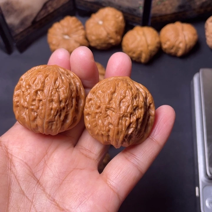 文玩核桃把件36边肚同尺铁锤