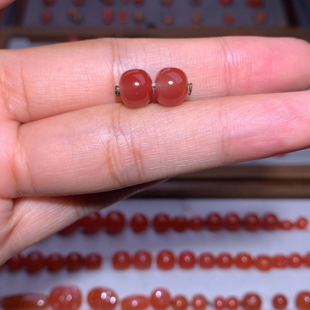 南红玛瑙牛血红对珠微纹未镶嵌8×7
