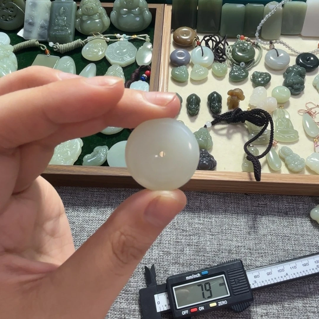 颈饰未镶嵌和田玉