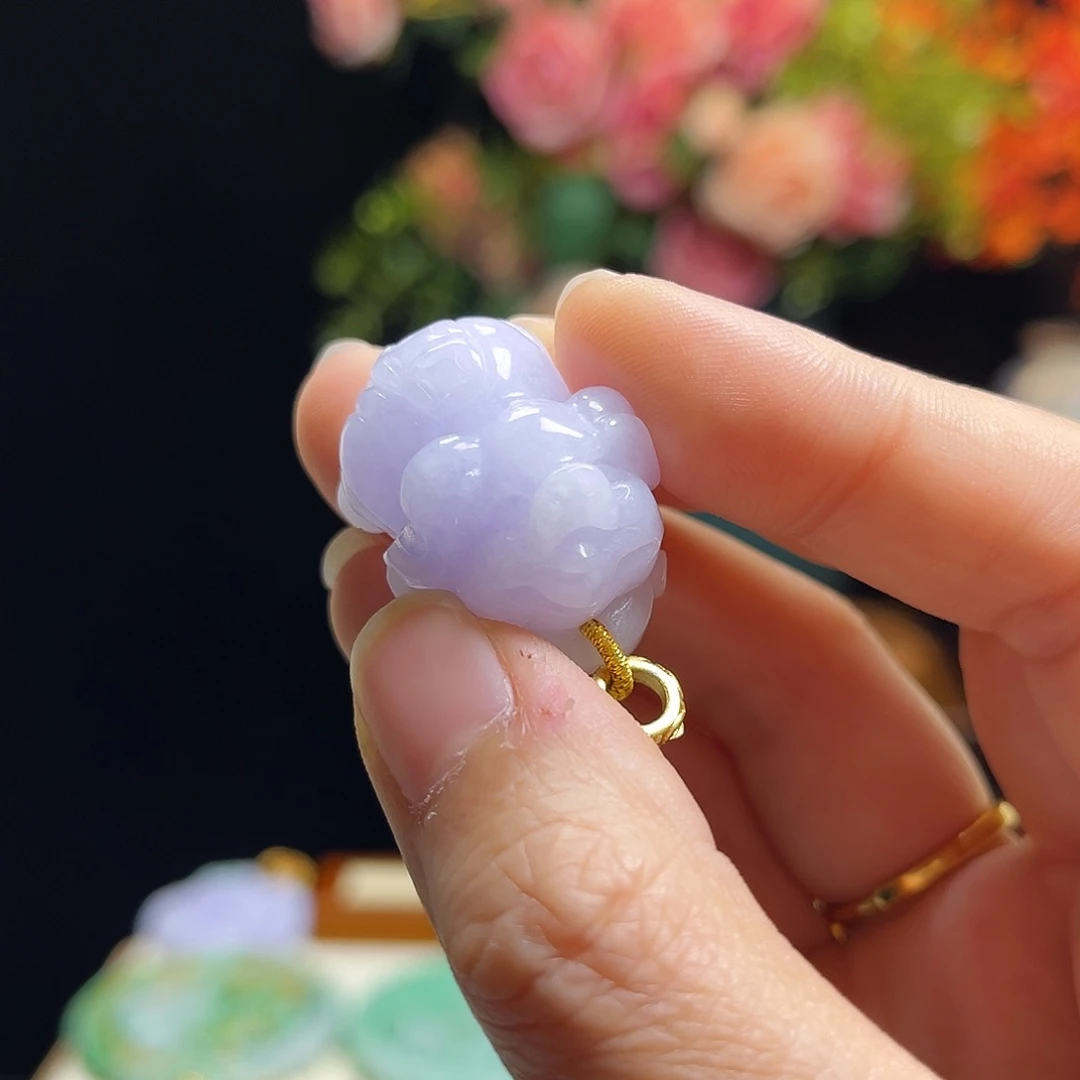 翡翠颈饰未镶嵌紫猪