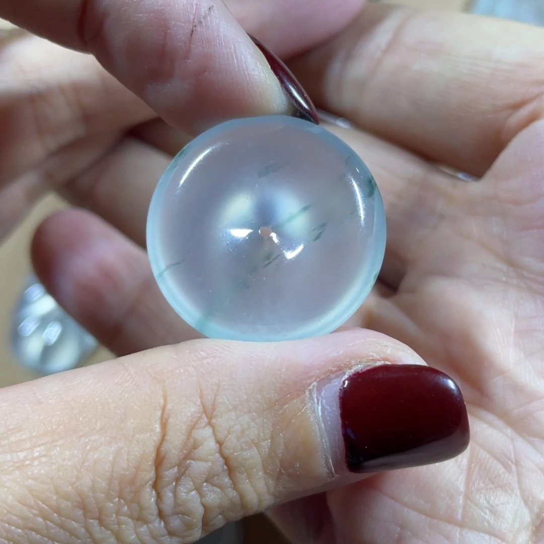 翡翠颈饰未镶嵌平安扣