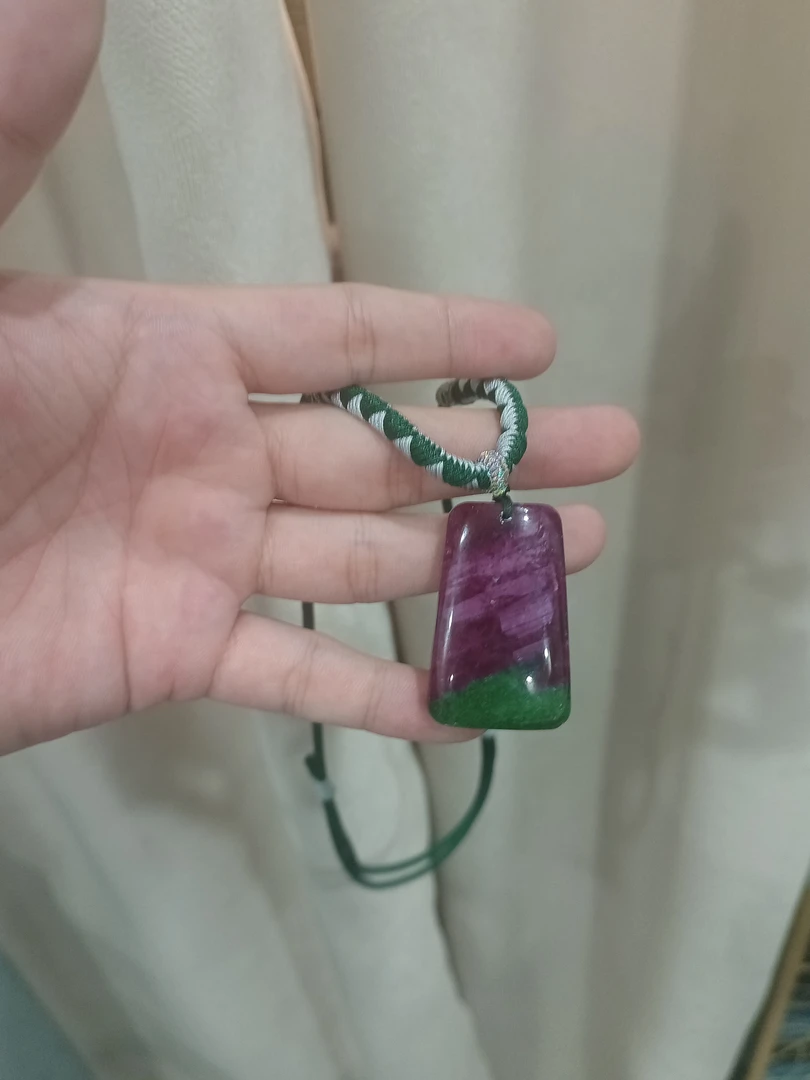 天然辰砂红绿方牌吊坠高品质收藏级别吊坠