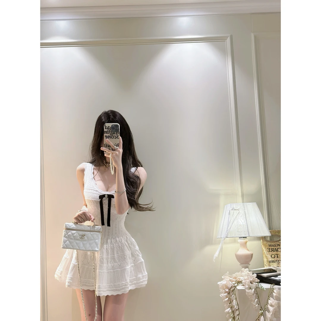恋夏小白花 白月光温柔韩系纯欲风韩系黑色蝴蝶结显瘦背心连衣裙