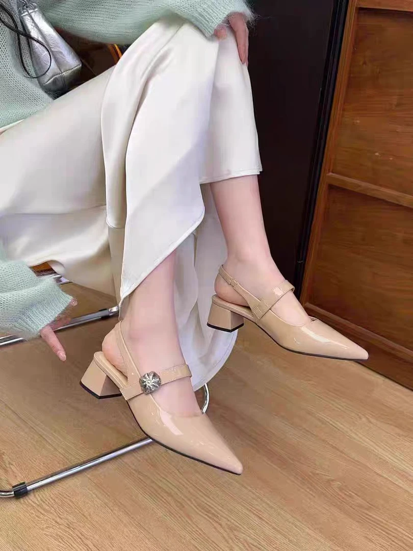 通用【101-150】实体店品牌女鞋-休闲鞋-凉鞋