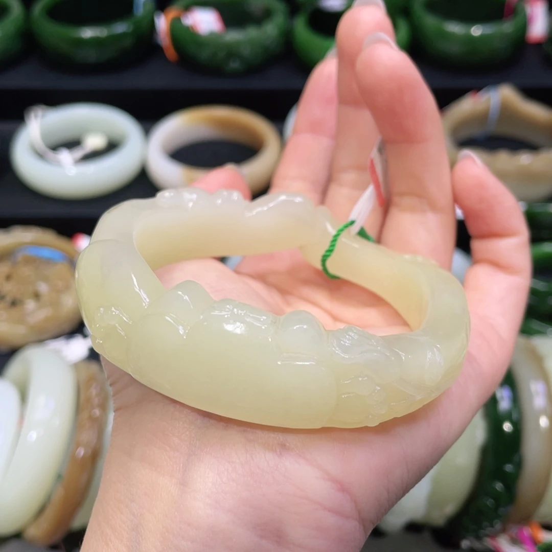 未镶嵌手镯和田玉86